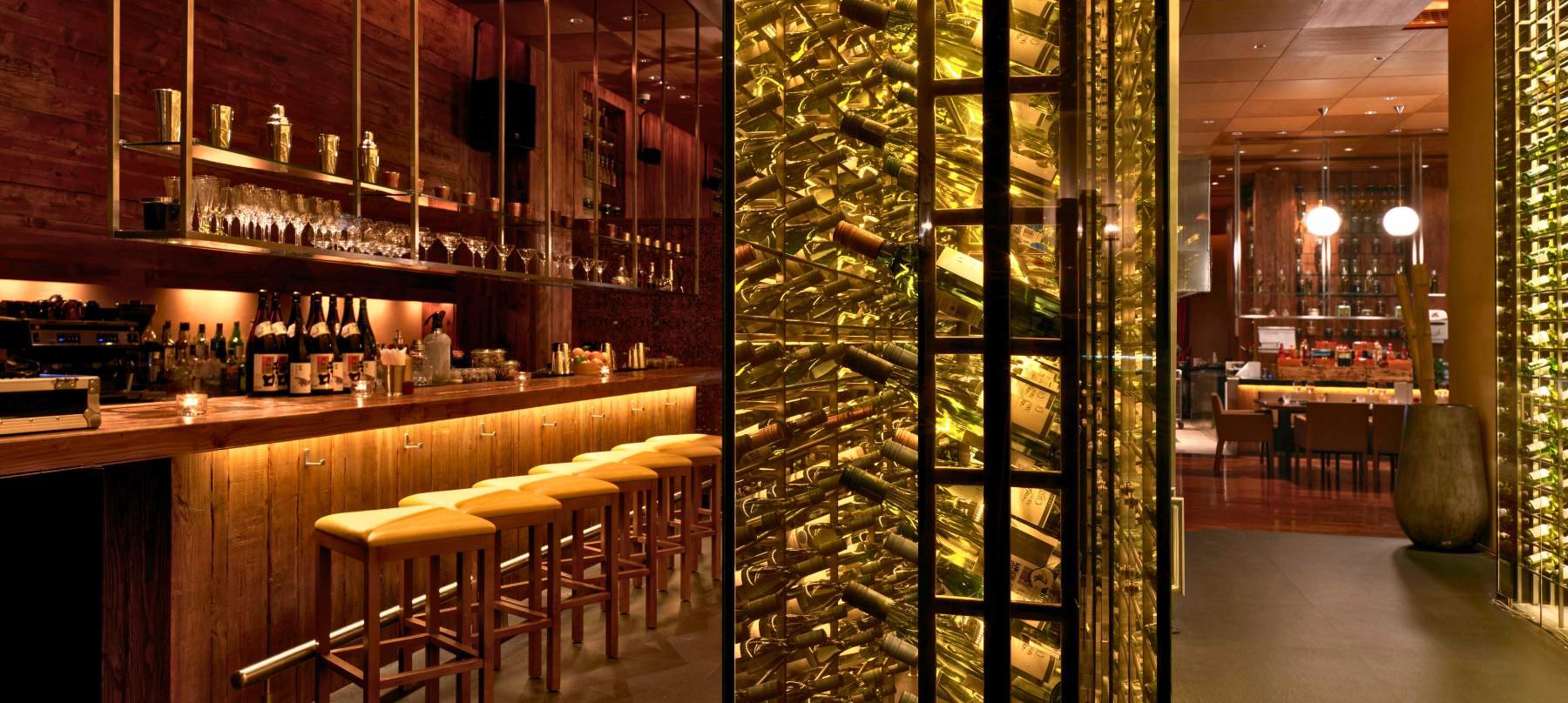 Li Jiang at The Ritz-Carlton, Abu Dhabi Grand Canal, offering reimagined Asian cuisine in a MICHELIN Guide restaurant.